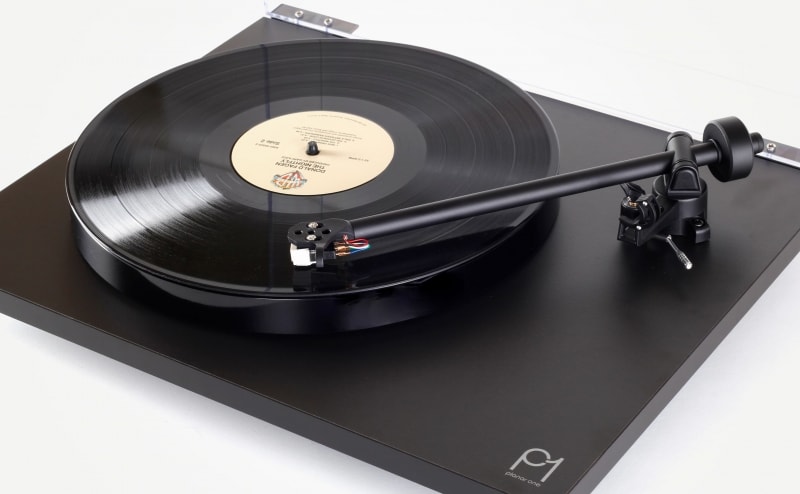 Rega P1 platenspeler